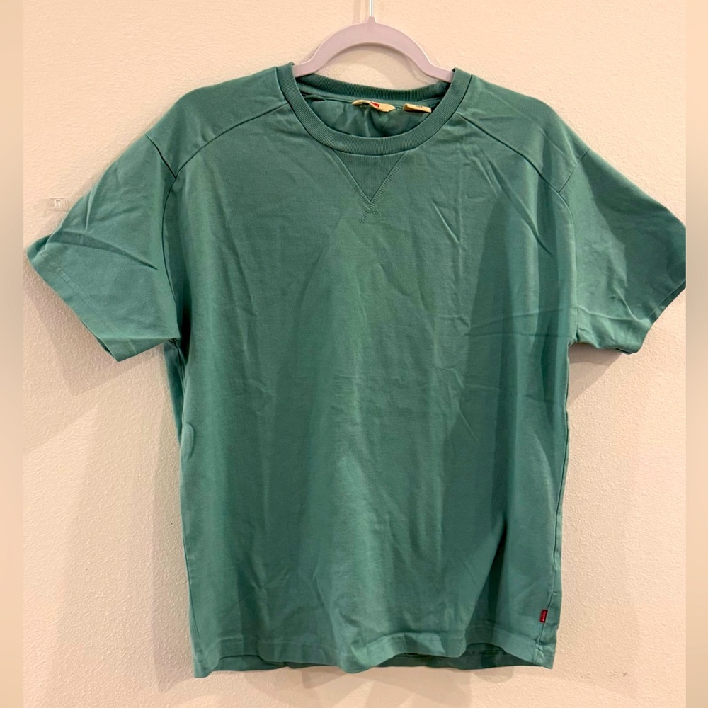 Levis men’s t Shirt L